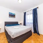 Cozy In With Wifi 度假居 *