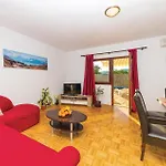 度假居 Cozy In With Wifi Primorski Dolac